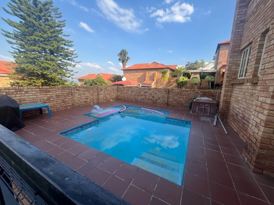 4 Bedroom Property for Sale in Safari Gardens North West